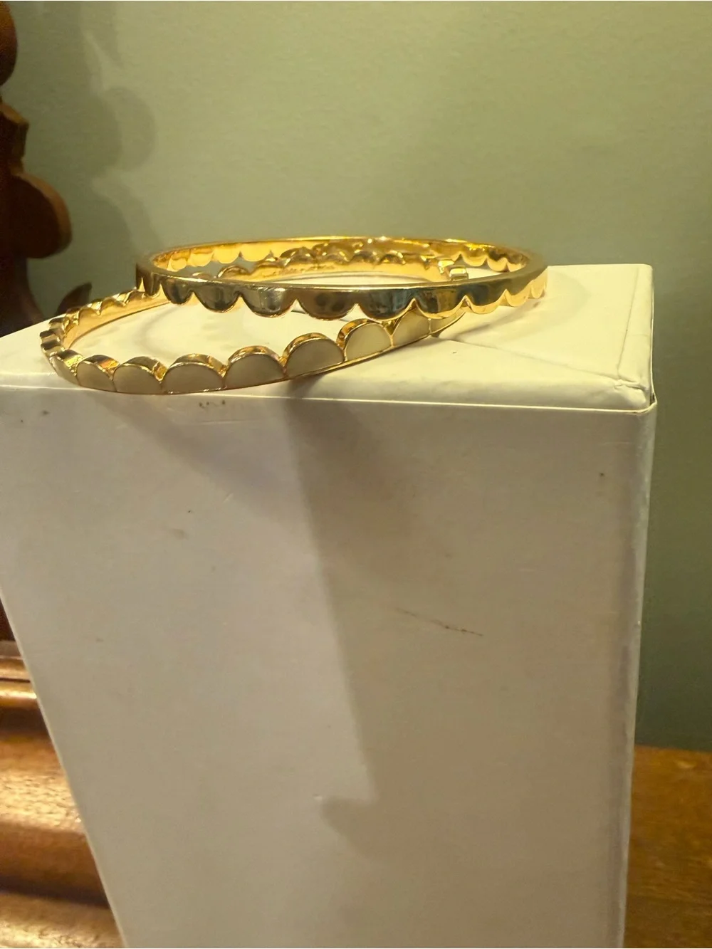 kate spade Gold & Cream Enamel Scalloped Stackable Bangle Set w/ Dustbag - Picture 8 of 11